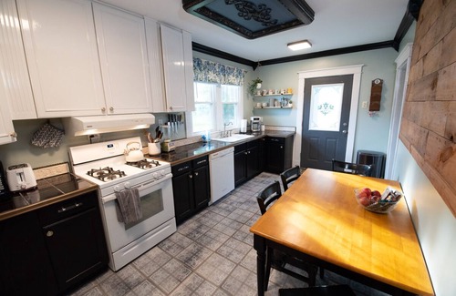 McMinnville Casa | Discover the Beauty of TN from Eclectic Comfort