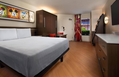 Bay Lake Hotel | Disney's All-Star Sports Resort