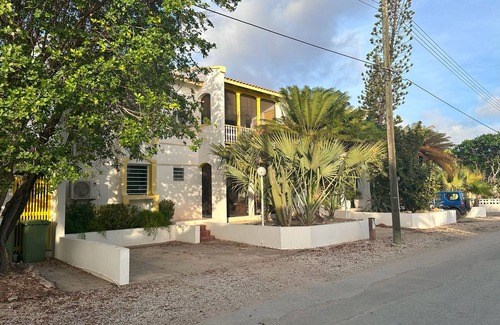 Hato Apartamento | Divers Paradise Bonaire – Only Full A/C Apt for 5 – Gear Storage & Rinse Tank