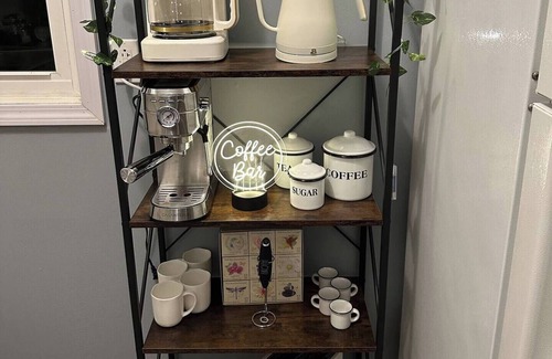 Dixon Casa | Dixon hideaway. 2BR comfy house with fenced yard