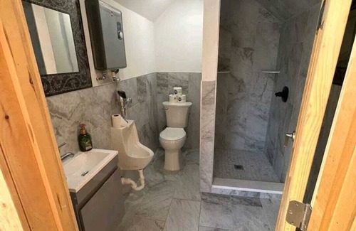 Hyattsville Casa | DMV Maryland, Washington DC FAMILY HOME