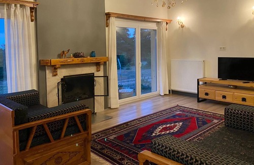 Yenicaga Villa | DOĞA İÇERİSİNDE ORMAN VE GÖL MANZARALI DUBLEX VİLLA