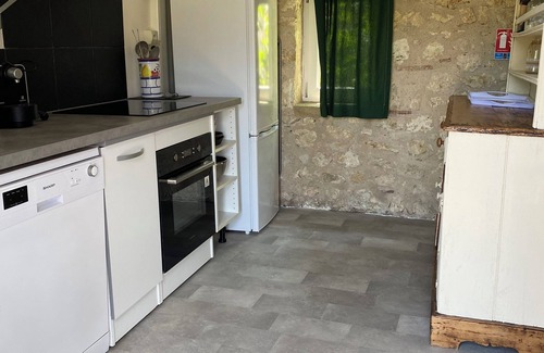 Sainte-Colombe-de-Villeneuve Cabaña | Domaine de Villot-le Pigeonnier Gîte Avec Jacuzzi à la Campagne Ideal Famille