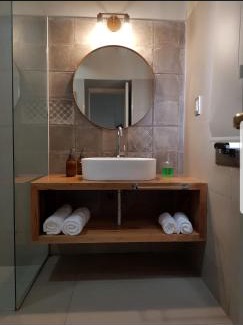 Vista Flores Cabina | Dobe Lodge