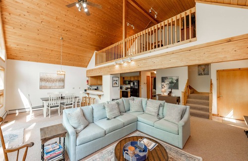 North Glade Hills Casa | Dockside Dog Friendly Retreat w/ Views & Arcade Fun