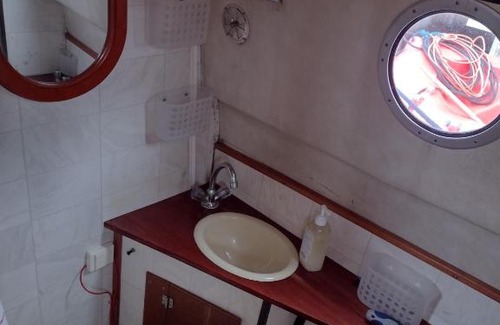 Oksnes Alquiler De Eote | Dockside sleepover in lovely boat in Nyksund