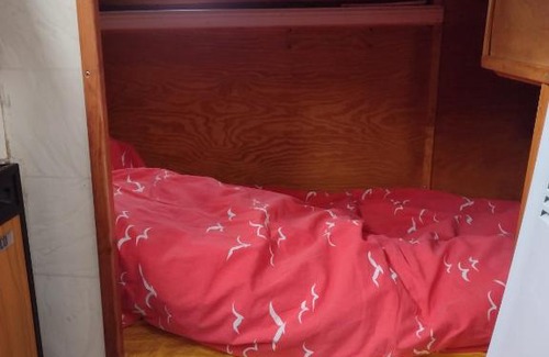 Oksnes Alquiler De Eote | Dockside sleepover in lovely boat in Nyksund