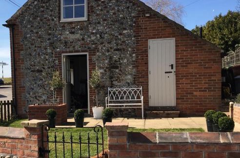 Little Barningham Casa | Dog Cottage