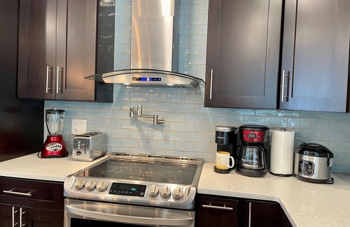 Indian Harbour Beach Casa | DOG Friendly BEACHSIDE 4BR/3BA, Solar/Saltwater Pool, No Smoke +Special Offers