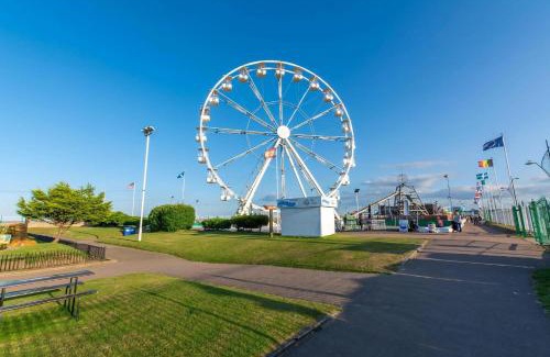 Oulton Broad Chalet De Esquí | Dog Friendly Chalet At Broadland Park And Marina In Lowestoft Ref 12027B