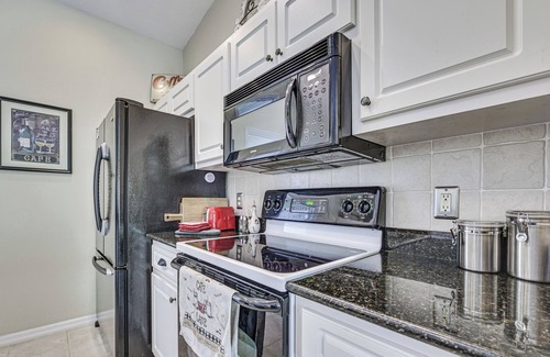 Inverness Casa | Dog-Friendly Home, Lake Henderson Across Street!