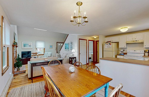 South Dennis Casa | Casa hogareña de 3 dormitorios en Dennis con cubierta trasera y parrilla a gas