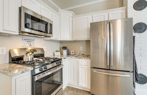 Jeffersonville - Clarksville Casa | Dog-Friendly Home w/ Yard, 6 Mi to Louisville!