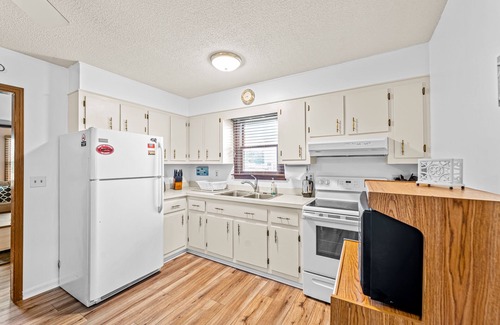 Frisco Casa | Dog-friendly home with gas grill, arcade machine, deck, & TV - close to ocean