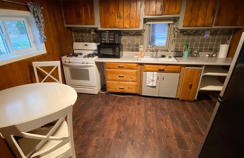 Coal Creek Canyon Cabina | Dog-friendly Lewis & Clark Cabin on Coal Creek - Boulder/Golden