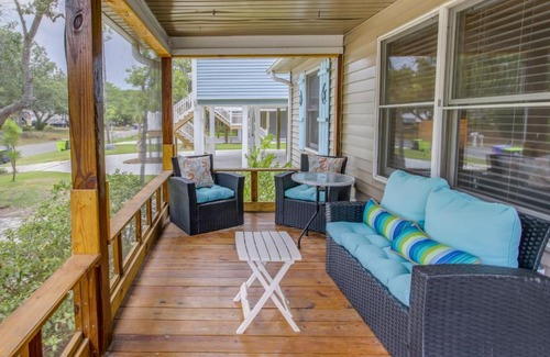 Tranquil Harbour Casa | Dog-Friendly Oak Island Rental - 1 Mi to Beach!
