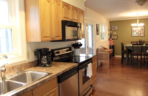 Mount Airy Casa | Se admiten perros Alquiler Casa / cabina en un Winery & Vineyard!