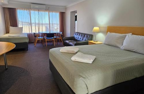 Mount Clarence Hotel | Dog Rock Motel