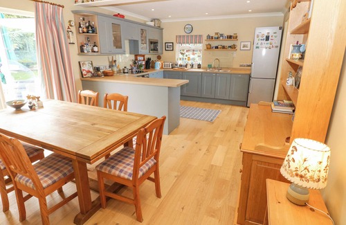 Newport Cabaña | Dolwylan, NEWPORT, PEMBROKESHIRE