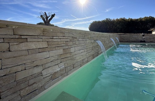 Lias Casa | Domaine au Milieu de 12 ha Avec Bois et lac , Piscine,jacuzzi et Sports !