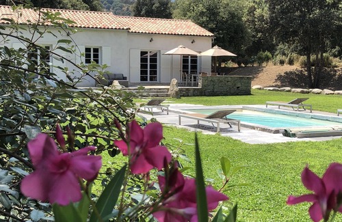 Corte Villa | DomainedeBracciole CORTE villa, piscina, parque arbolado 20ha, río