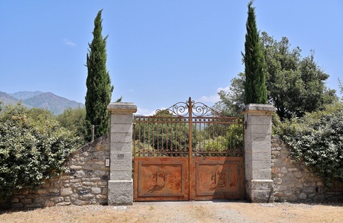 Corte Villa | DomainedeBracciole CORTE villa, piscina, parque arbolado 20ha, río