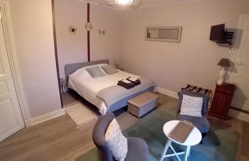 Celles-sur-Durolle Cama Y Desayuno | Domaine de Marchal - chambres et table d'hôtes