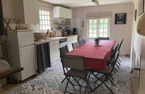 Colleville-Montgomery Casa | Domaine La Balanderie, sleeps up to 20 ( Terrace, large park, beach 1.5km away )