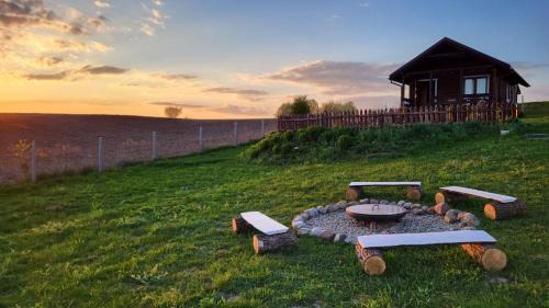 Miłomłyn Casa | Domek w polu