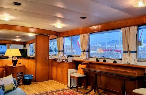 Vigo Alquiler De Eote | Don Maximo Yacht Hotel