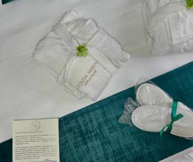 Sala Cama Y Desayuno | Donna Maria Suite & Relax