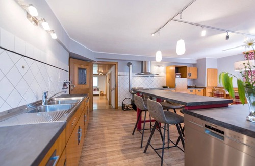 Lochtrop Casa | Donner vacation farm (280m²/up to 19 people) with barn/garden/playground