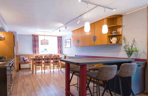 Lochtrop Casa | Donner vacation farm (280m²/up to 19 people) with barn/garden/playground