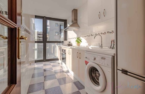 Huelva Apartamento | Dos dormitorios , nuevo , pleno centro con garaje