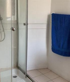 Birkirkara Casa | Double bedroom with ensuite in spacious corner apartment