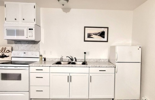 Sand Lake Casa | Double House: Combined Up-Down Units by airport & lakes!