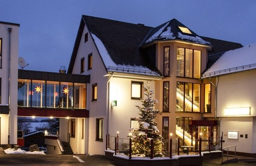 Winterspelt Casa | Habitación doble como habitación individual ducha / WC - Hotel-Restaurant Haus Hubertus