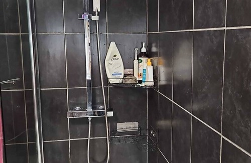 Sherwood Forest Casa | Double room in charming house. Secured with WiFi in Meden Vale, Mansfield.