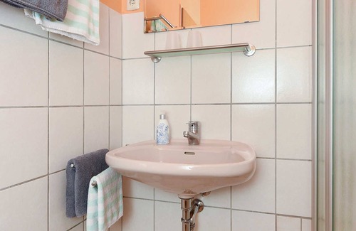 Esens Cabaña | Double room Krabbe in the Hotel-Pension Altes Siel - Double room Krabbe with
