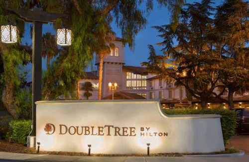 Campbell Hotel | DoubleTree by Hilton Campbell - Pruneyard Plaza