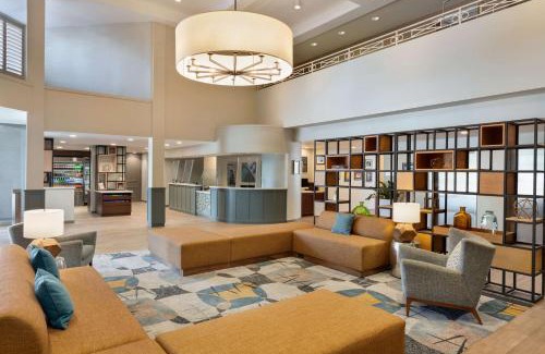 Campbell Hotel | DoubleTree by Hilton Campbell - Pruneyard Plaza