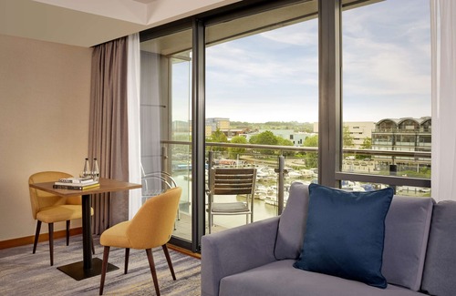 Lincoln Hotel | DoubleTree by Hilton Lincoln