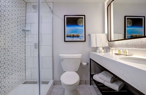 Palmdale Hotel | DoubleTree by Hilton Palmdale, CA