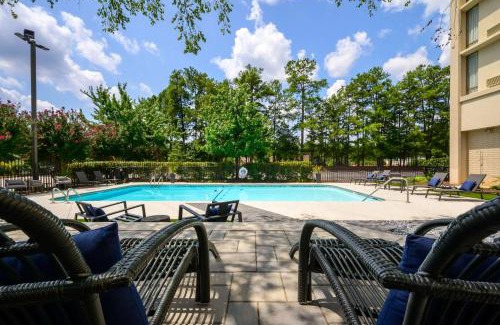Northeast Raleigh Hotel | DoubleTree by Hilton Raleigh Midtown, NC