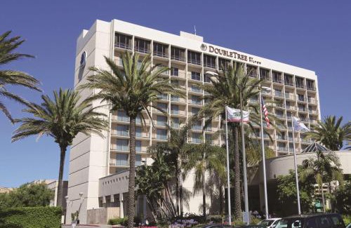 Southwood Hotel | DoubleTree by Hilton Torrance - South Bay