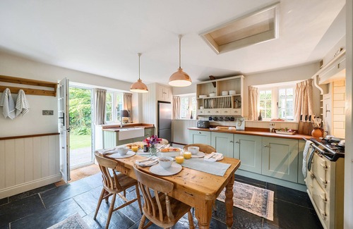 Zeals Cabaña | Dovehayes Cottage - sleeps 4 guests in 2 bedrooms