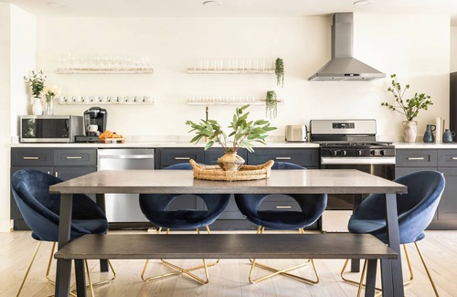 Edgewood Cabaña | Downtown Atlanta - 4 Bedroom - Pets - Parking - 9 Guests