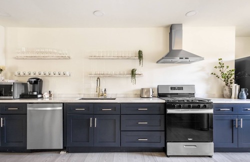 Edgewood Cabaña | Downtown Atlanta - 4 Bedroom - Pets - Parking - 9 Guests