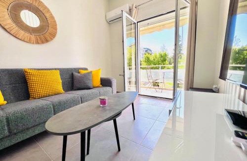 Kerameikos Apartamento | Downtown Bliss - Piraeus Street by ΜΡS