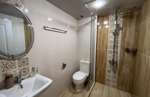 Kentron Hotel | Downtown Budget Hotel by Arami
